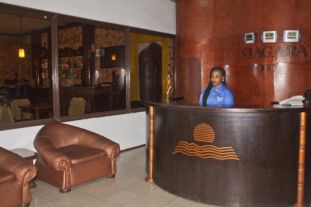 Niagara Hotel Accra Buitenkant foto