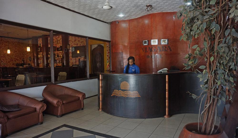 Niagara Hotel Accra Buitenkant foto