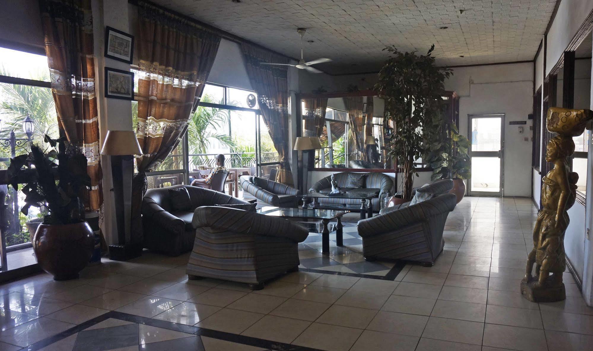 Niagara Hotel Accra Buitenkant foto